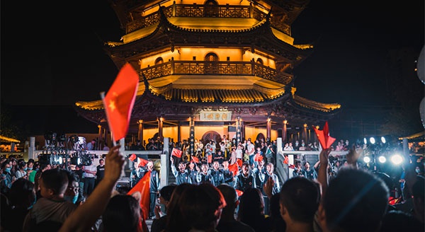 燃！快閃唱響《我和我的祖國》，國慶小長假樂游里運(yùn)河！